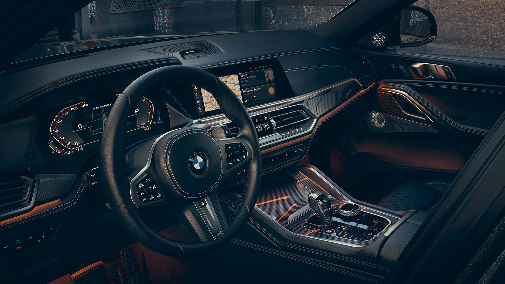 Vista del puesto de conducción con detalle en los displays de 31,24 cm (12,3 pulgadas). BMW X6, vista del puesto de conducción con detalle en los displays de 31,24 cm (12,3 pulgadas).