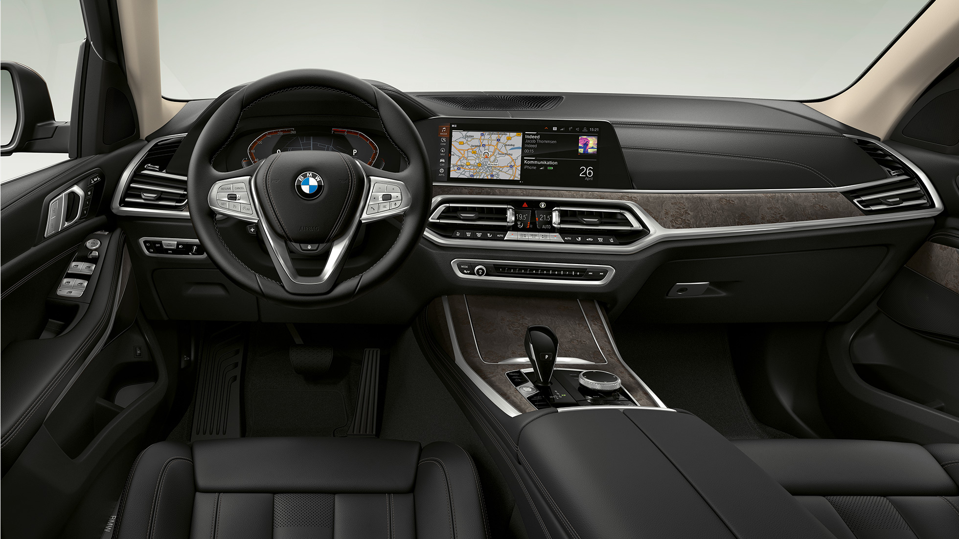BMW X7, puesto de conducción Detalle delantero del puesto de conducción del BMW X7