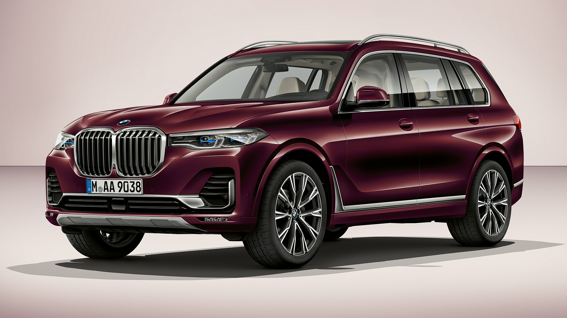 BMW X7 BMW Individual X7 xDrive40i Imagen de estudio del BMW X7, vista de tres cuartos del frontal como BMW Individual X7 xDrive40i
