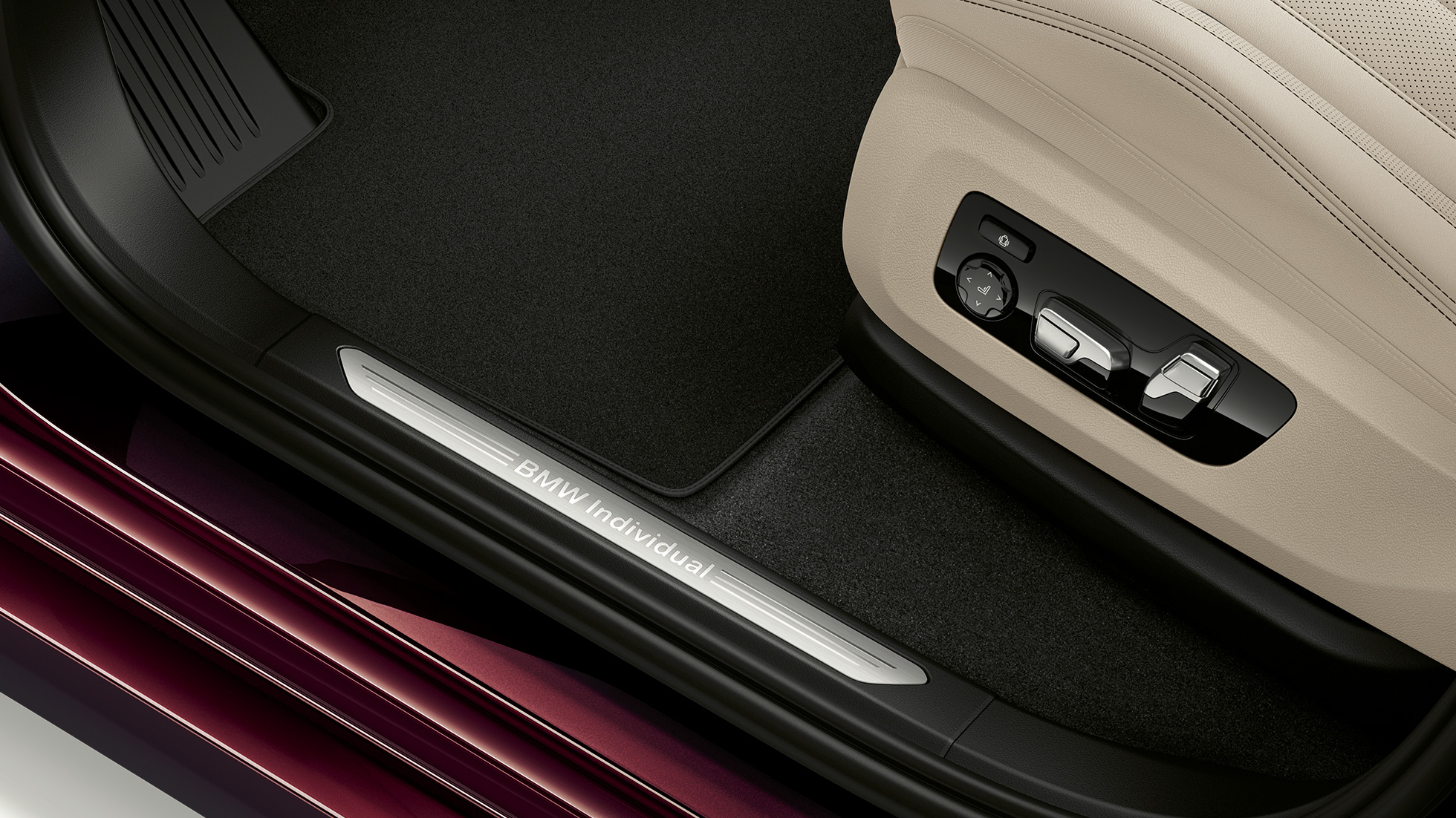 BMW X7, BMW Individual xDrive40i moldura de entrada Detalle de la moldura de entrada del BMW X7 con equipamiento del BMW Individual xDrive40i