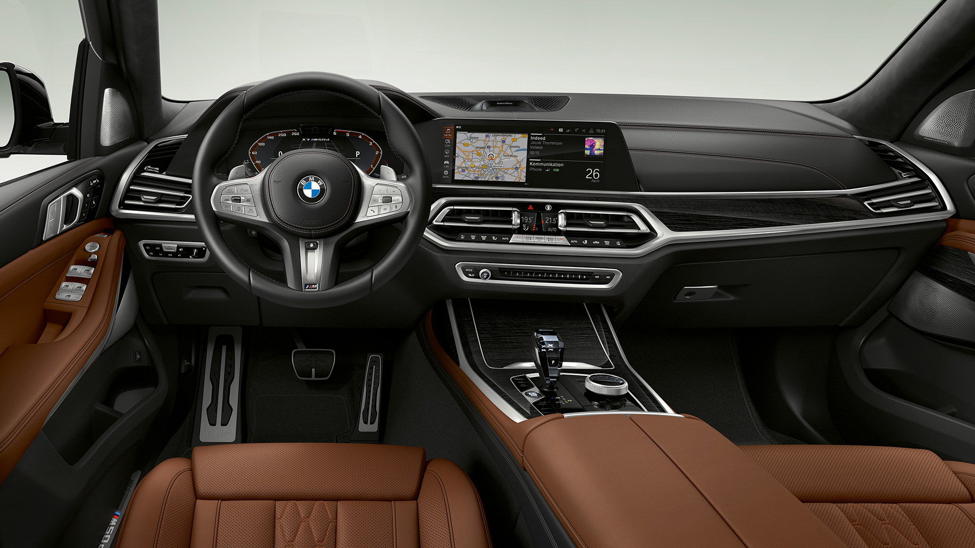 BMW X7, BMW X7 M50d: puesto de conducción Detalle de parte delantera del puesto de conducción del BMW X7 con equipamiento del BMW X7 M50d