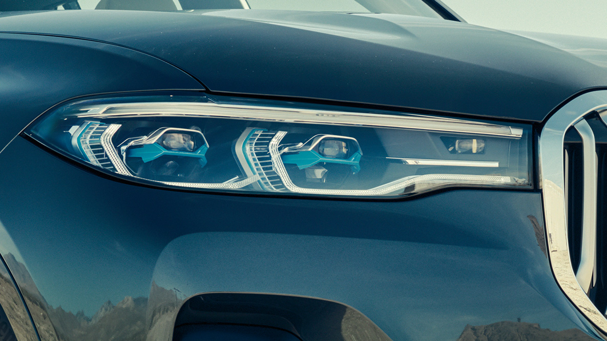 BMW Laserlight BMW Laserlight: Detalle del frontal del BMW X7 en vista de tres cuartos