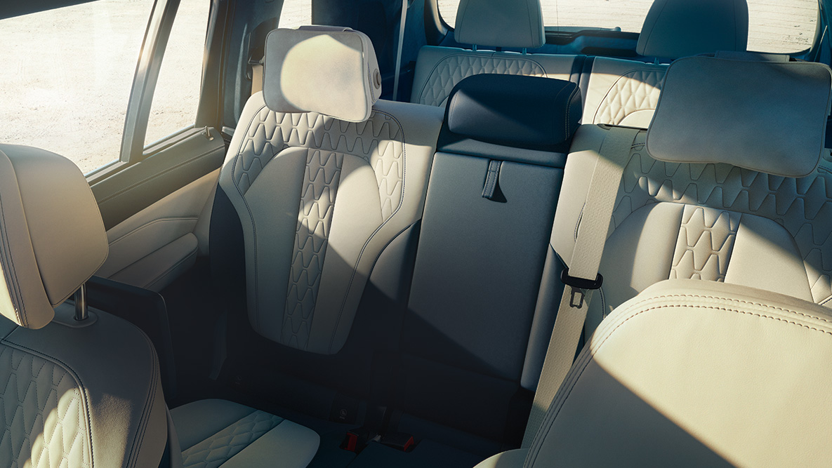 Asientos del BMW X7 Vista superior inclinada de los siete asientos del BMW X7