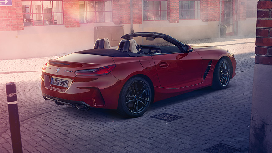BMW Z4 Roadster (G29) vista del lateral en la calle BMW Z4 Roadster (G29) vista del lateral en la calle