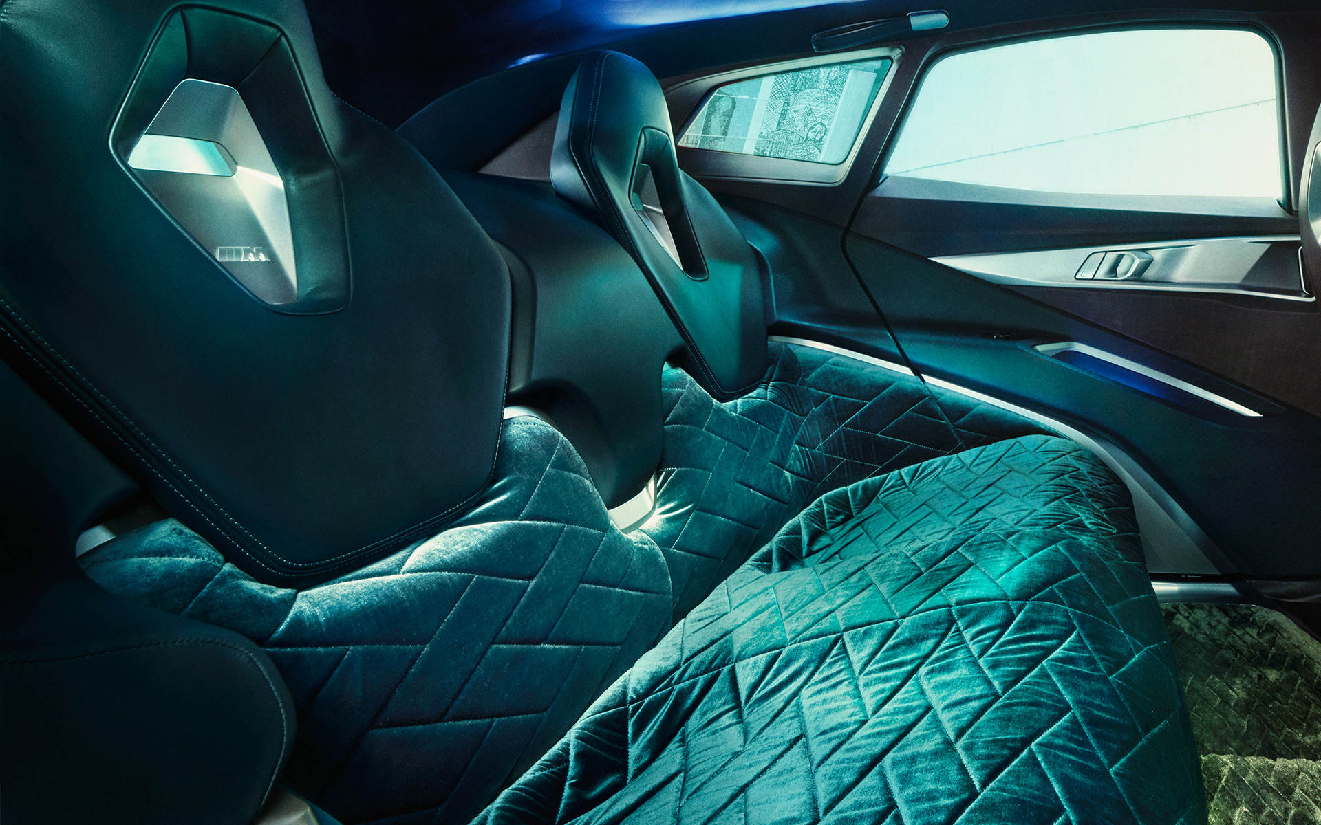BMW Concept XM (G09) vista de interior, parte trasera, detalle de Lounge BMW Concept XM (G09) vista de interior, parte trasera, detalle de Lounge