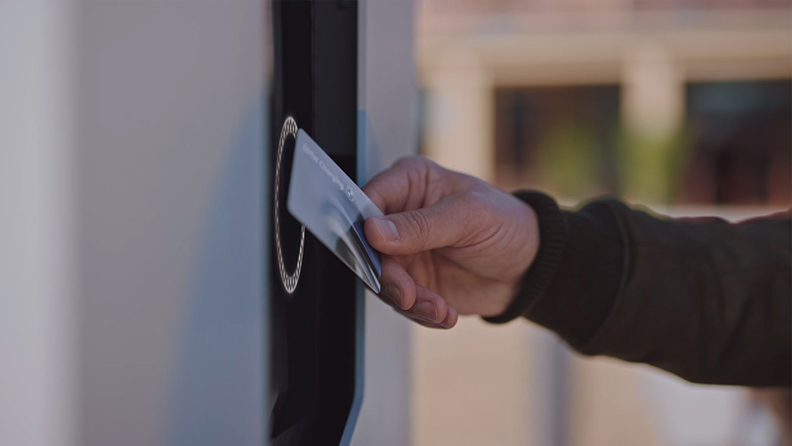 Vehículos eléctricos BMW BMW iX carga pública BMW Charging, puntos de carga rápida, vídeo Vehículos eléctricos BMW BMW iX carga pública BMW Charging, puntos de carga rápida, vídeo