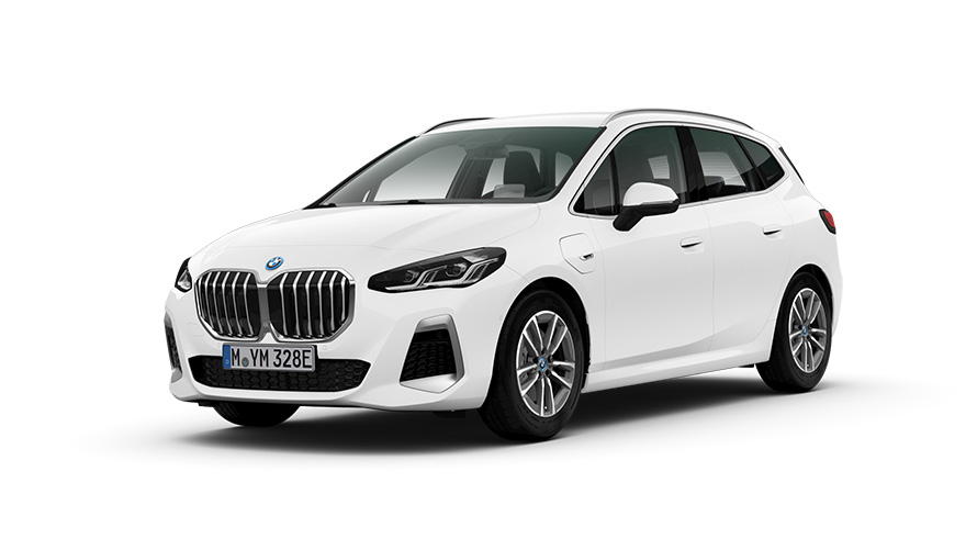 BMW 225xe Active Tourer, modelo PHEV, vista de tres cuartos del frontal BMW 225xe Active Tourer, modelo PHEV, imagen de estudio, vista de tres cuartos del frontal