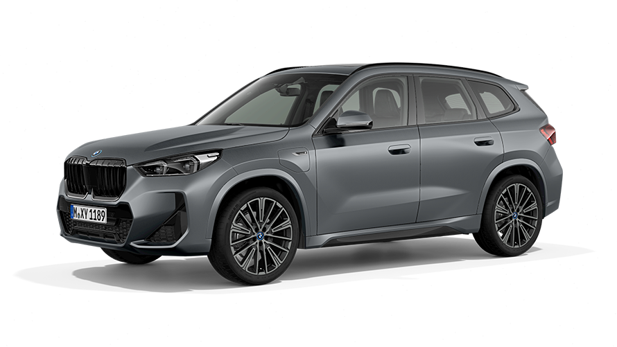 BMW X1 xDrive30e, modelo PHEV. vista de tres cuartos del frontal BMW X1 xDrive30e, modelo PHEV, imagen de estudio, vista de tres cuartos del frontal