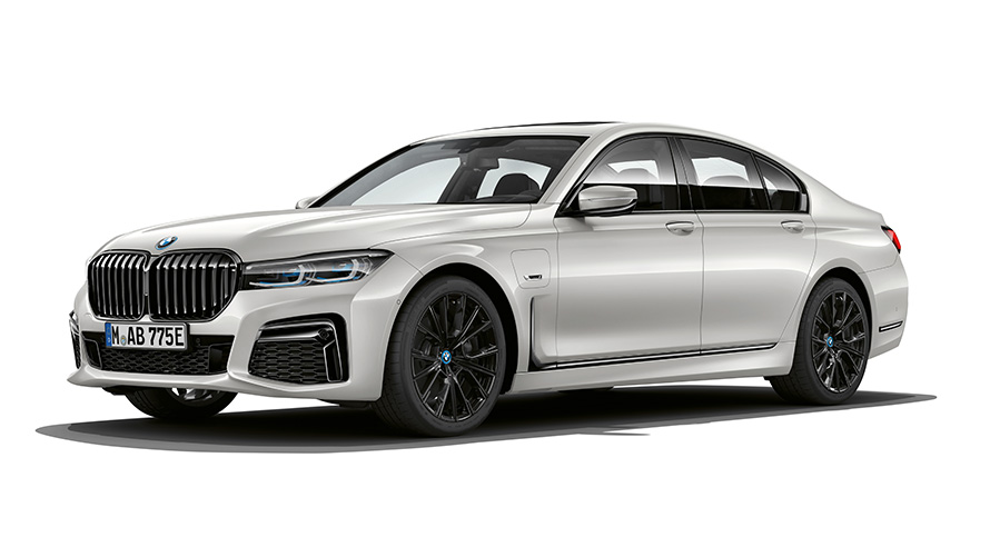 BMW 745e Berlina Modelo PHEV Vista de tres cuartos del frontal BMW 745e Berlina Modelo PHEV Imagen de estudio Vista de tres cuartos del frontal