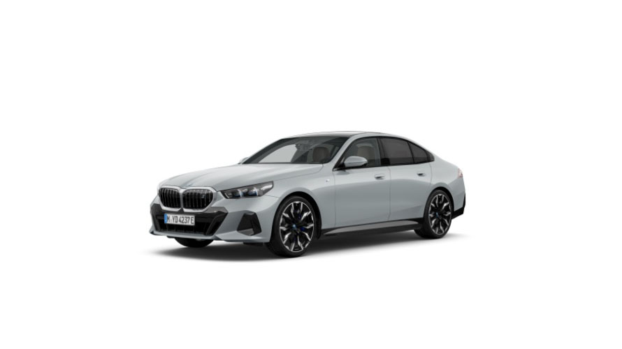 Serie BMW i BMW i5 G60 BEV vista de tres cuartos del lateral Serie BMW i BMW i5 G60 BEV vista de tres cuartos del lateral