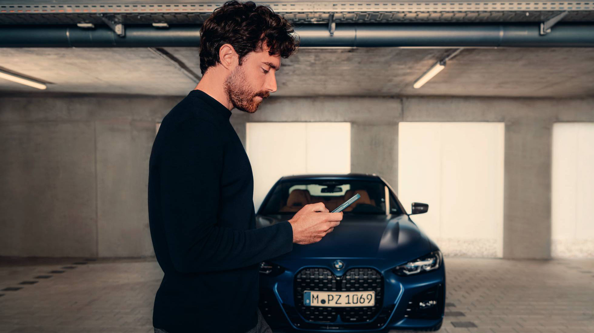 Localiza tu BMW más rápido activando las luces delanteras o el claxon. Localiza tu BMW más rápido activando las luces delanteras o el claxon.