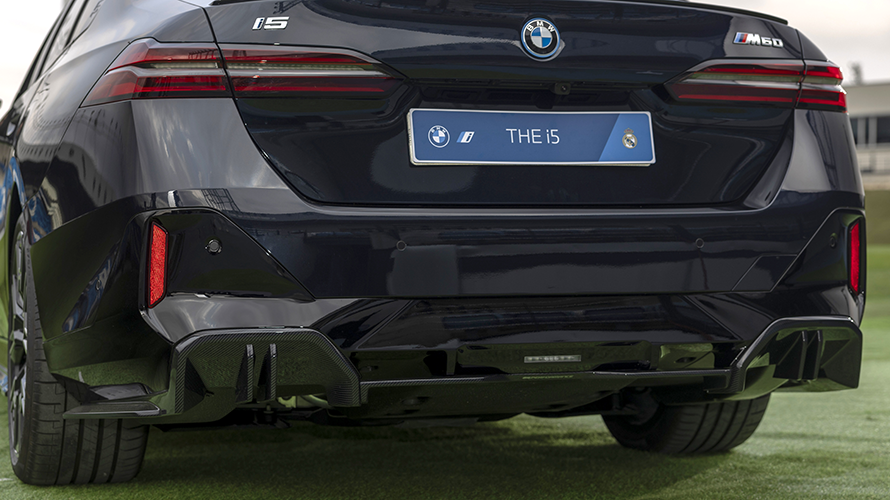Spoiler trasero Pro M Performance en carbono.