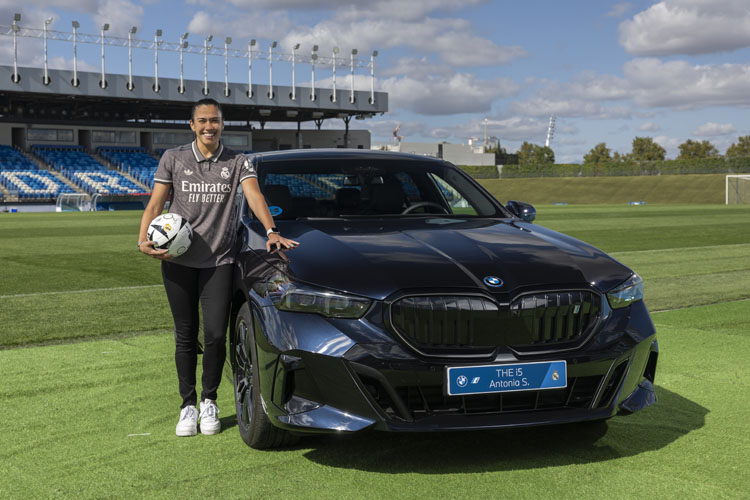5 Antonia S. Defensa BMW i5 xDrive40