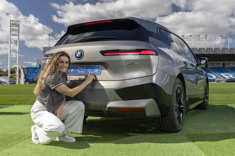 3 Teresa Centrocampista BMW iX xDrive50