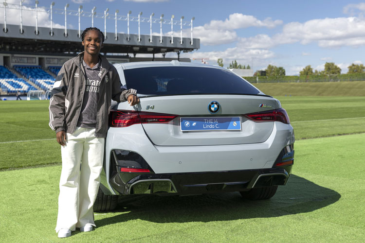 18 Linda C. Delantera BMW i4 M50