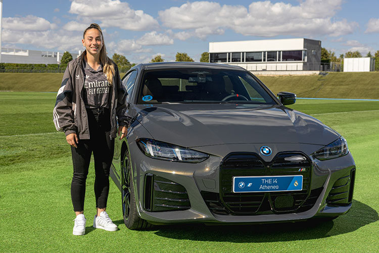 22 Athenea Delantera BMW i4 M50