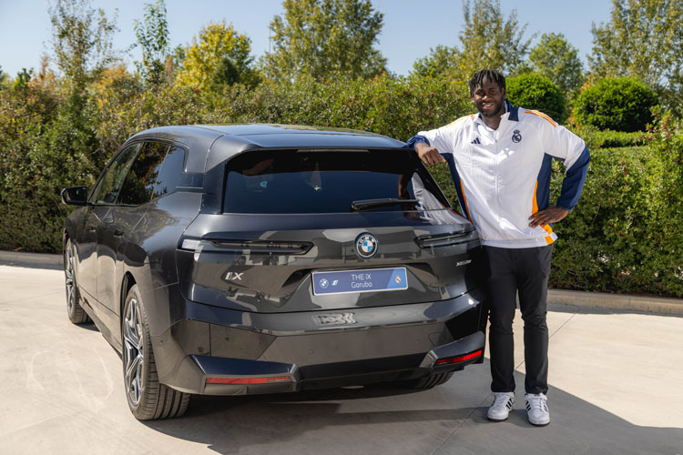 16 Garuba Ala-pívot BMW iX xDrive50